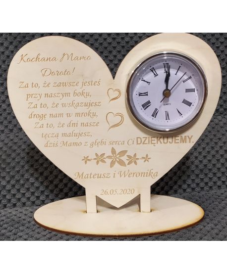 Drewniana statuetka z zegarem grawerowanym z życzeniami prezent na Dzień Mamy Taty- pamiątka, upominek, Święto Matki, Rodziny