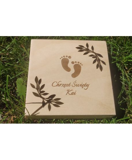 Drewniane pudełko Szkatułka na pieniądze prezent na Chrzest Pamiątka Chrztu Roczek z życzeniami wewnątrz