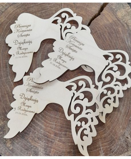 Drewniane  skrzydła skrzydełka z napisem Podziękowanie Dziękuję Pierwsza Komunia Święta  imię napisem życzenia
